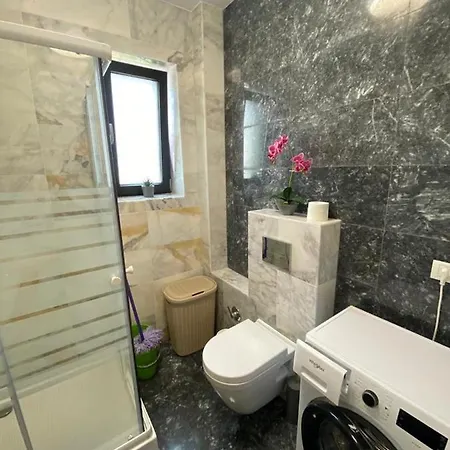Land 4 * Năvodari