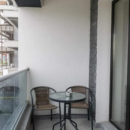 Land 4 Appartement *